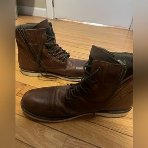 Four Brothers men’s low cut insulated sneaker boots. Size 12